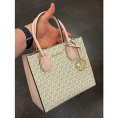 Сумка кросс-боди MICHAEL KORS Женская маленькая классическая сумка из оригинального холста "Canvas" ванильного цвета с золотой фурнитурой MICHAEL KORS Mercer Medium Logo and Leather Accordion Crossbody Bag 35S1GM9M2B, фактура зернистая, гладкая, матов