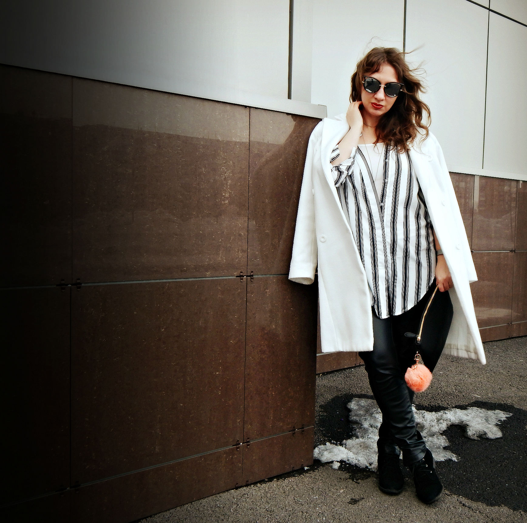 Black-and-white palette…http://elena5mamaeva.tumblr.com/